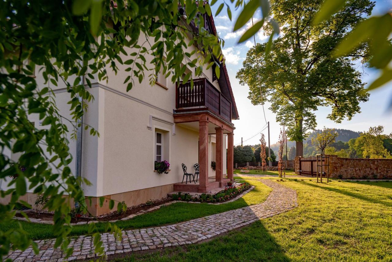 Dworek Wojanow ภายนอก รูปภาพ